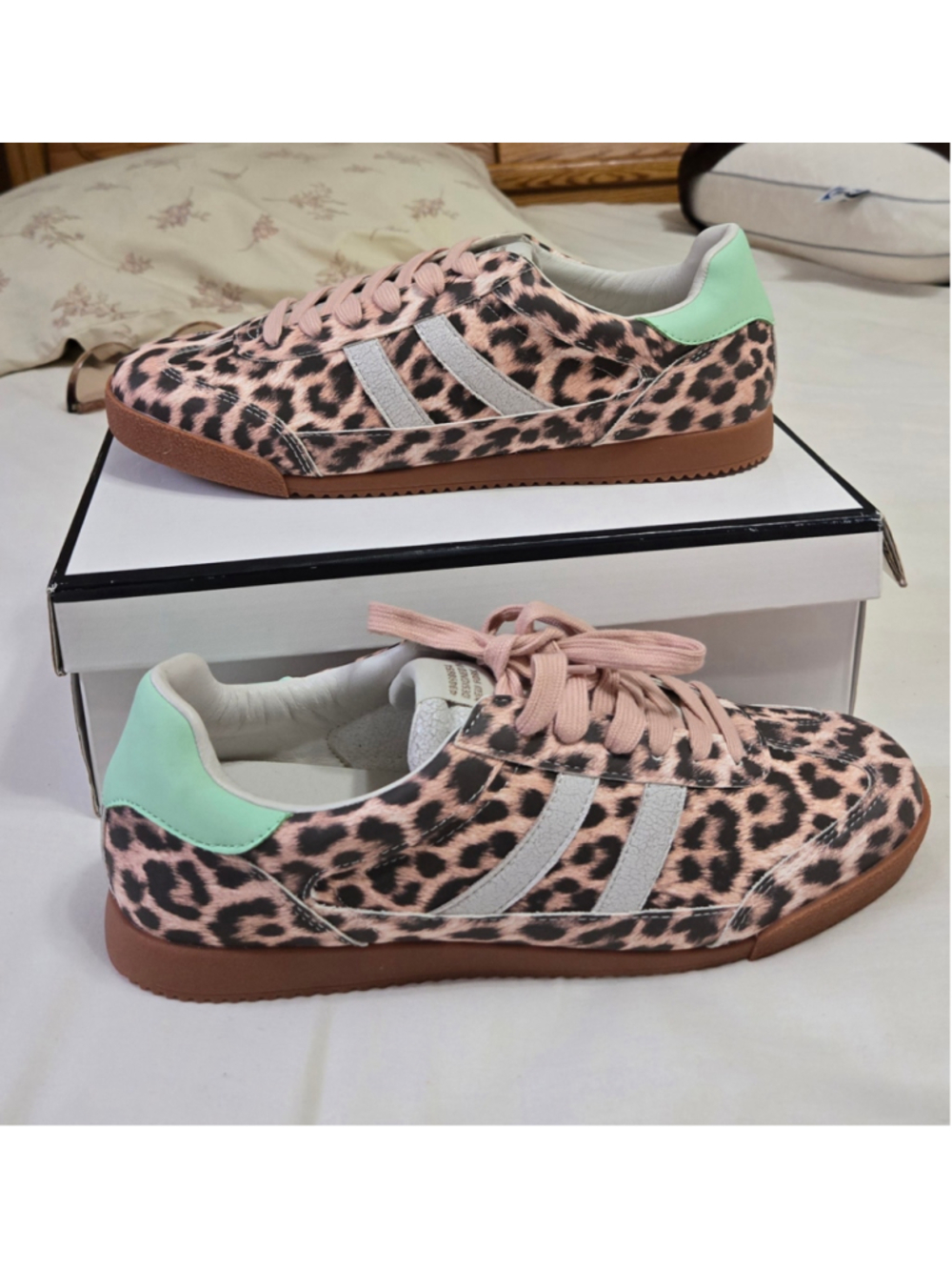 Women's Steve Madden Leopard Print Sneakers, size 9.5